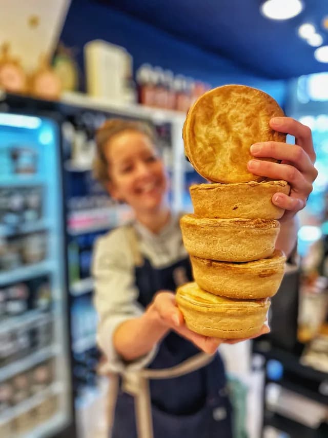 Eetwinkel Verzot producten en medewerker