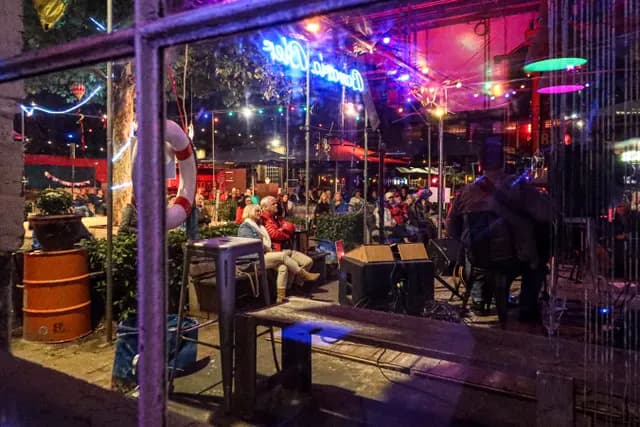 De Boemel concert van binnen naar buiten