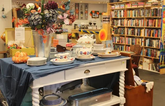 PortAgora store inside 4